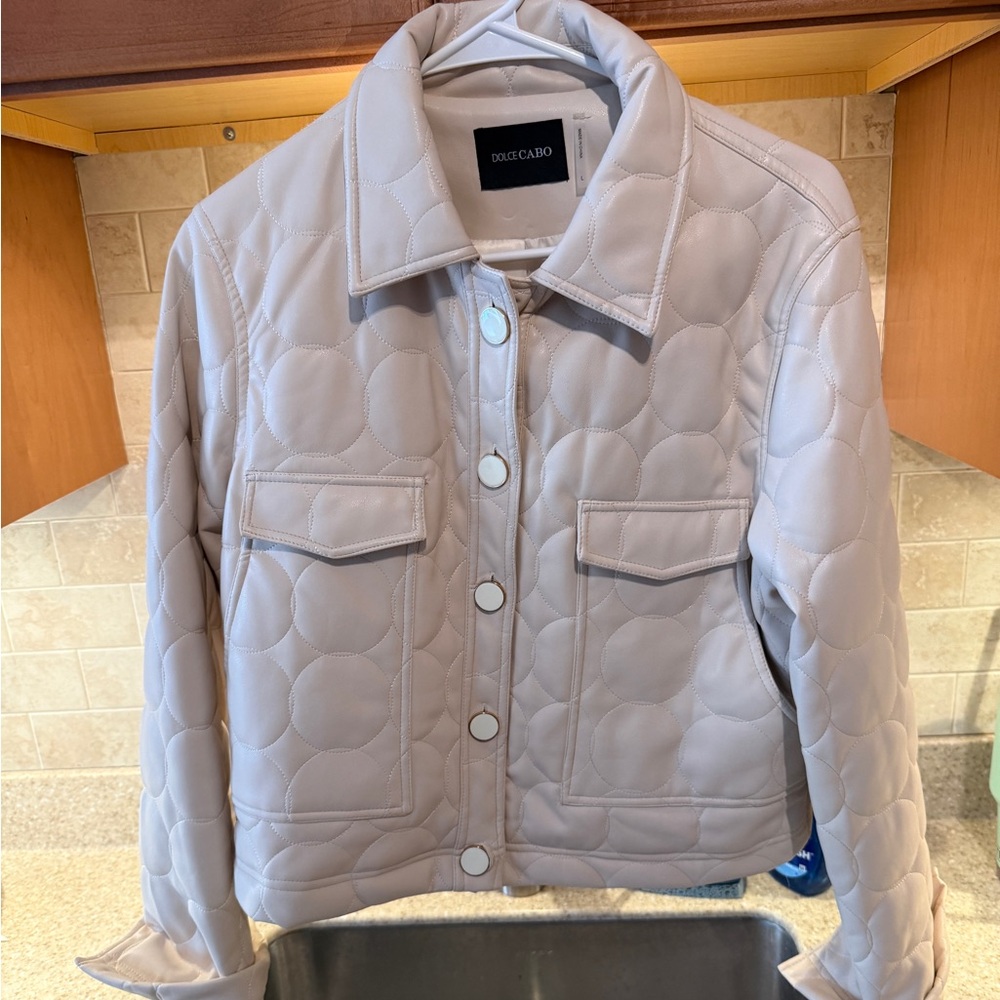 Dolce Cabo Soft beige Quilted Puffer Jacket